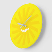 スマイルイエローサンブライト幸せおもしろい明モダンるい ラージ壁時計 (傾斜)