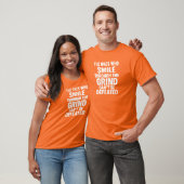 スマイルグラインドジムのモチベーション引用文と白文字 Tシャツ (ユニセックス)