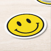 スマイルハッピー顔絵文字イエロー白黒レトロ ラウンドペーパーコースター (アングル)