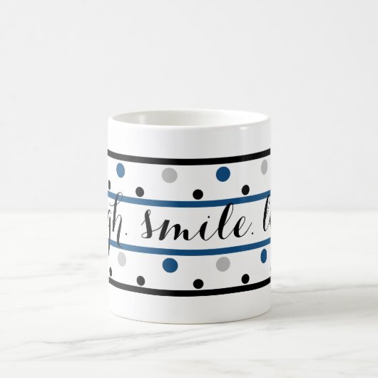 スマイル引用文ブルーシルバーブラック水玉模様 コーヒーマグカップ (中央)