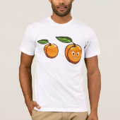 スマイル顔の幸せなアプリコットと葉 Tシャツ (正面)