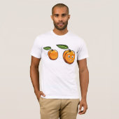 スマイル顔の幸せなアプリコットと葉 Tシャツ (正面フル)