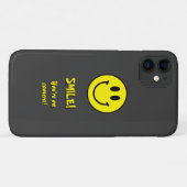 スマイル!あなたはカメラに! Case-Mate iPhoneケース (裏面(横))