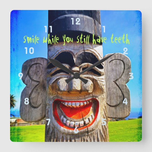 「スマイル」引用文おもしろい間抜け笑い歯顔写真 スクエア壁時計 (正面)
