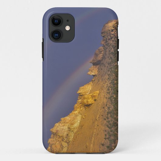 スミス近くの岩場の上の二重虹 Case-Mate iPhoneケース (裏面)