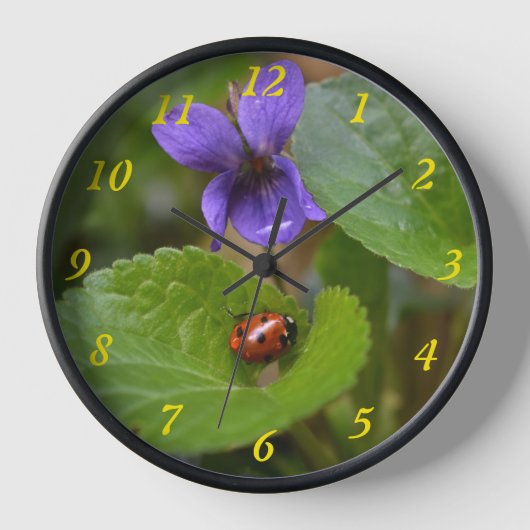 スミレの甘い花のラディバグ 壁時計 (正面)
