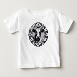 スミレの花輪に囲まれた乳牛 ベビーTシャツ