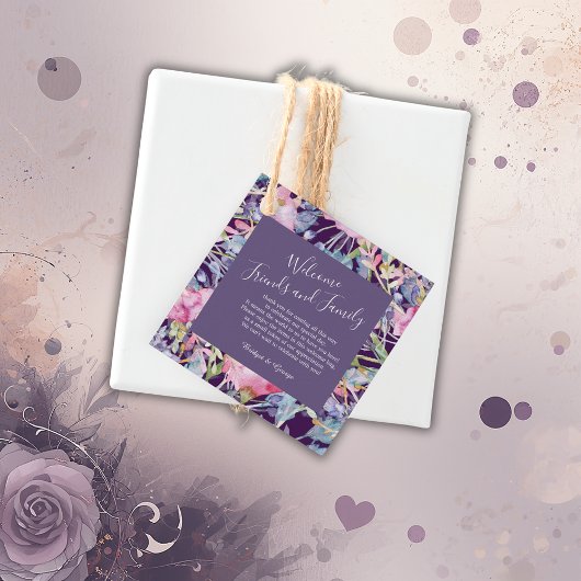 スミレ色のワイルドフラワーの緑の葉 フェイバータグ