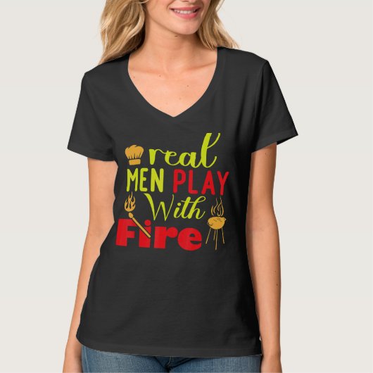 スモーカー焼き肉ソーセージ炭3 Tシャツ (正面)