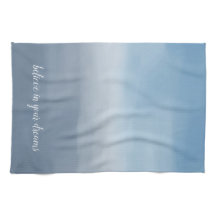 スモーキーブルーグラデーションの水色