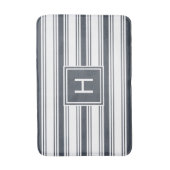 スモーキー海軍とホワイトストライプモノグラム バスマット (正面縦)