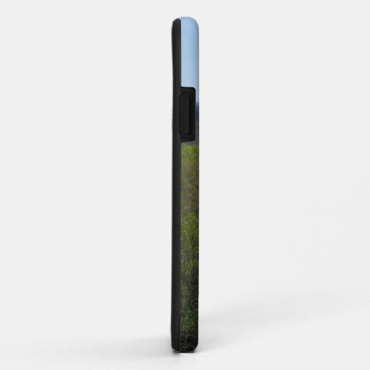 スモークの山々の春風景 Case-Mate iPhoneケース (裏面/右)