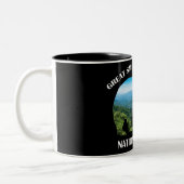 スモーク素晴らしマウンテンズナショナルパークベアーキャンプ ツートーンマグカップ (左)