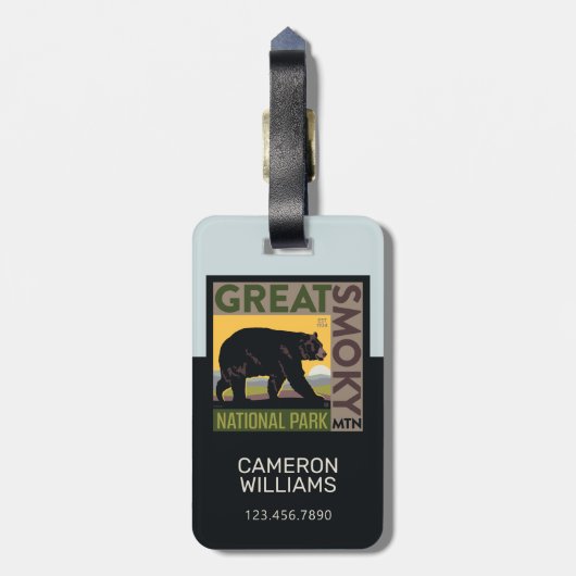 スモーク素晴らしマウンテン国立公園| Bear ラゲッジタグ (裏面縦)