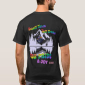 スモールタウン、背の高い木、大きなプライドと喜び 2026 Tシャツ (裏面)