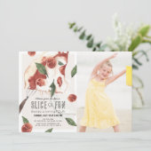 スライスおもしろいマルゲリータピザ子供の誕生日写真 招待状 (スタンド正面)