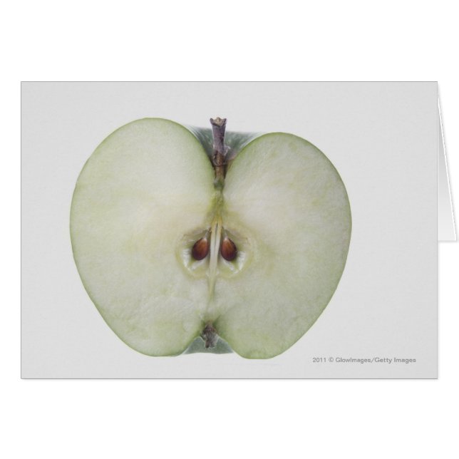 スライスされたおばあさん鍛冶屋のりんごのクローズアップ (正面横)