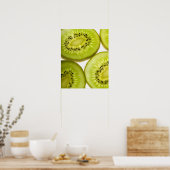 スライスしたキウイ4枚の極限クローズアップ ポスター (キッチン)