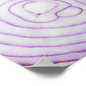 スライスした赤い玉ねぎのフルフレーム、白 ポスター (角)