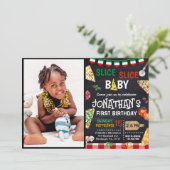 スライス スライス ベイビー ピザパーティー 1歳の誕生日 招待状 (スタンド正面)