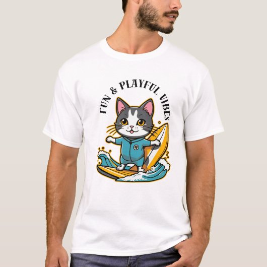 スライドする猫 楽しい気分 Tシャツ (正面)