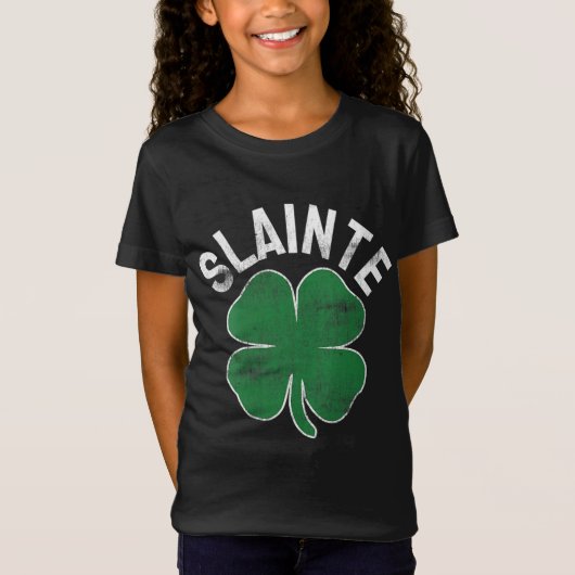 スラインテビール飲むアイルランドのST PATRICKS DAY・シャーマー Tシャツ (正面)