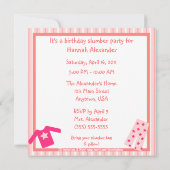 スランバー・パーティーのパジャマのスリッパのチェックリスト 招待状 (裏面)