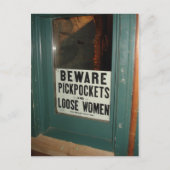 スリとルースの女性に気を付ける ポストカード (正面)