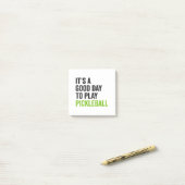 スリのボールを飲むスポーツ遊はいい日だ ポストイット (デスク上)