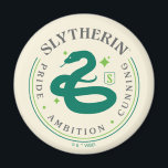 スリザリン™グリーンスネークハウスプライドバッジ マグネット<br><div class="desc">これらはSLYTHERIN™ハウスのための教義である:プライド – 野心 – 狡猾。衣服これをグラフィックTシャツに貼るか、パーソナライズされたマグカップに貼る!このデザインは完璧なカスタム贈り物のためのより多くのZazzle製品で買う。</div>