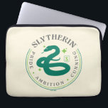 スリザリン™グリーンスネークハウスプライドバッジ ラップトップスリーブ<br><div class="desc">これらはSLYTHERIN™ハウスのための教義である:プライド – 野心 – 狡猾。衣服これをグラフィックTシャツに貼るか、パーソナライズされたマグカップに貼る!このデザインは完璧なカスタム贈り物のためのより多くのZazzle製品で買う。</div>