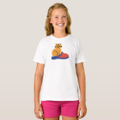 スリッパに座るオレンジ色の猫 Tシャツ (正面フル)