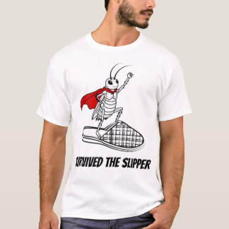 スリッパを生き延びた コミカルなゴキブリ スーパーヒーローTシャツ Tシャツ