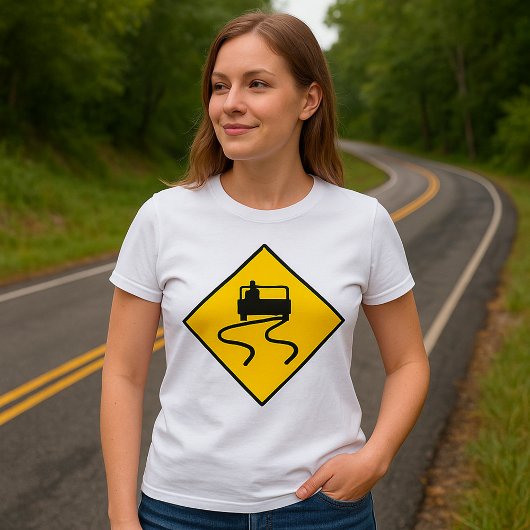 スリッパリー道路標識 Tシャツ