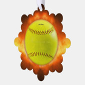 スリッピージョーの黄色いソフトボールが猛烈な勢いで燃えながら激しく飛ぶ オーナメントカード (左)