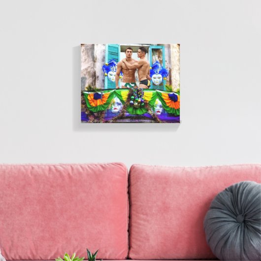 スリップリージョーのマーディグラーメン 紫金緑のバルコニースピードオ フルールドリス文字マスクビーズ キャンバスプリント (インサイチュ (リビング))