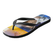 スリップリージョーの筋肉質な男のふっくらした腹筋、6パックのジムトレーニング施設 ビーチサンダル (アングル)