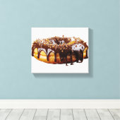 スリップリージョーの贅沢なドーナツは、濃厚で光沢のあるチョコレートグレーズで覆われている キャンバスプリント (インサイチュ (ウッドフロア))