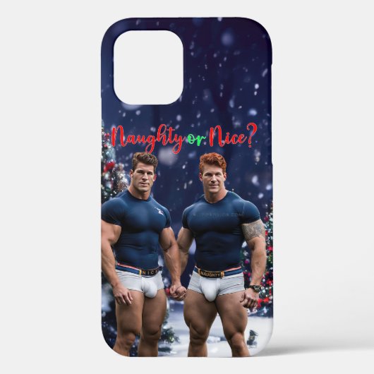 スリップリージョーの輝くクリスマスツリーが2人の筋肉質な男性を際立たせる Case-Mate iPhoneケース (裏面)