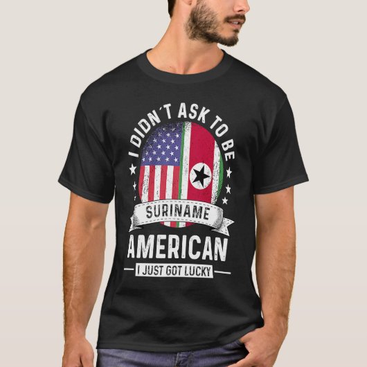 スリナムのアメリカの愛国者育成ユーモア国旗 Tシャツ (正面)