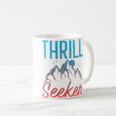 スリルを求める山登りハイキング コーヒーマグカップ (正面右)