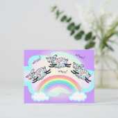 スリーウィーシープレインボーおもしろいハッピー ポストカード (スタンド正面)