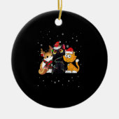 スリーキャットクリスマスおもしろい子猫サンタハットとライ セラミックオーナメント (正面)