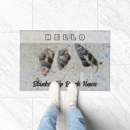 スリーシーシェルズインコンクリートビーチハウスカスタム ドアマット (室内)