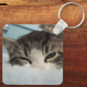 スリーピーキーノアルミスクエアキーチェーン キーホルダー (裏面)