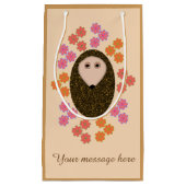 スリーピーハリネズミとフラワーズパーソナライズされた抱き枕 スモールペーパーバッグ (正面)