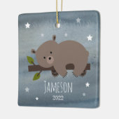 スリーピーベアスターズベビーCub初めてのクリスマス写真 セラミックオーナメント (左)