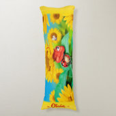 スリーピー·ラディバグ·イン·サンフラワーズ。カスタムジャイアント ボディピロー (正面縦)