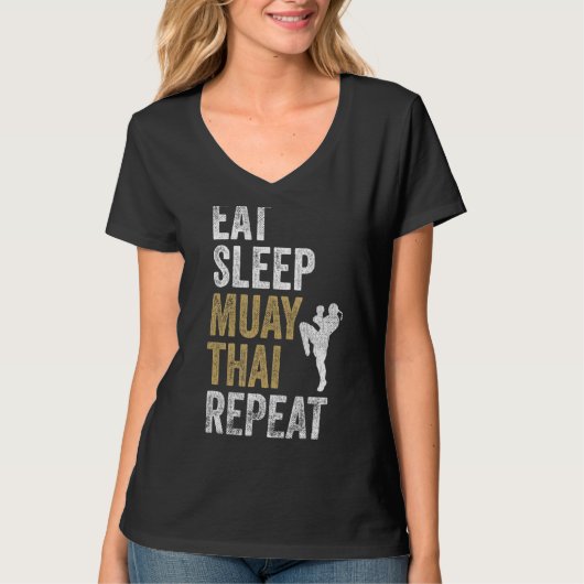 スリープムイ食べタイリプレートムエタイ Tシャツ (正面)