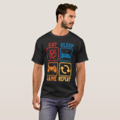 スリープ食べゲームの繰り返しギークとおたくゲーマー Tシャツ (正面フル)